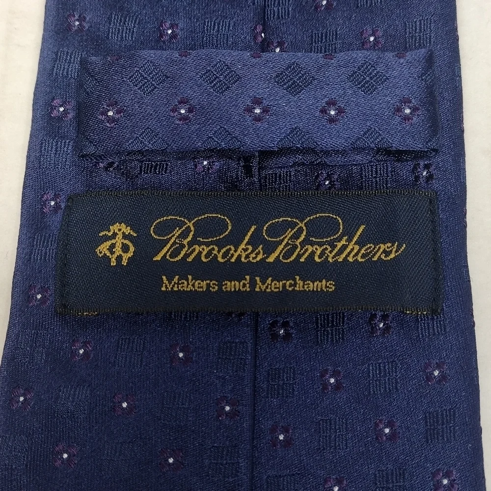 NWT Brooks Brothers Men's 100% Silk Blue Floral Business Tie 42R